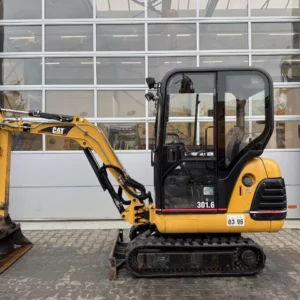 Caterpillar 301.6 /Day